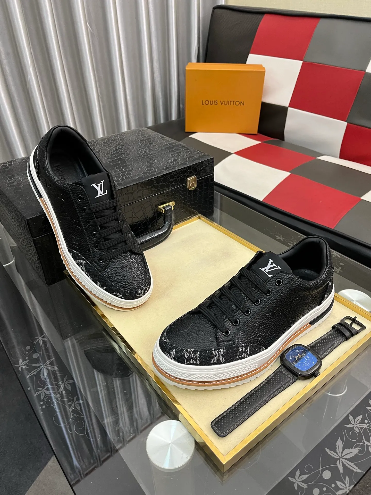 Men's shoes 💰400⌚️⌚️【LOUIS VUITTON】Same style as Louis Vuitton* official website 🚹Men's high-top casual shoes❤️Same style as popular celebrities ~ Best-selling at home and abroad Lv focuses on the checkerboard series...Imported first-layer cowhide with special fabrics➕Full sheepskin lining➕Brand-specific hollow outsole💎Number: 38-442️⃣Colors available